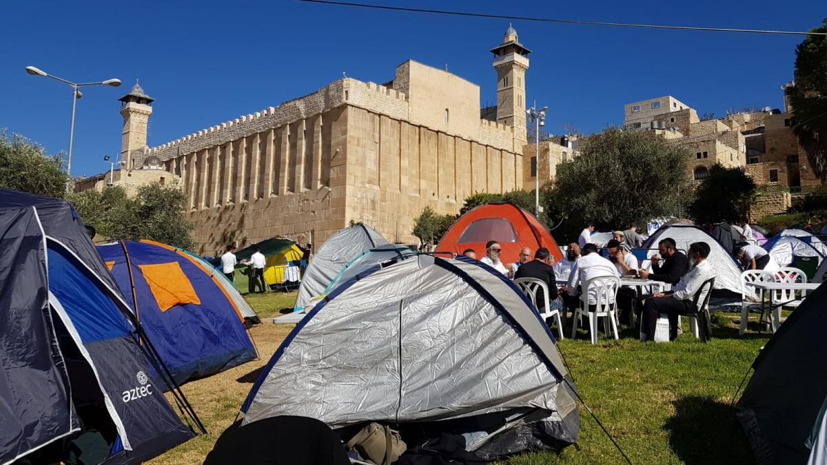 New Record! 40,000 Visit Hebron for Shabbat Chayei Sarah!
