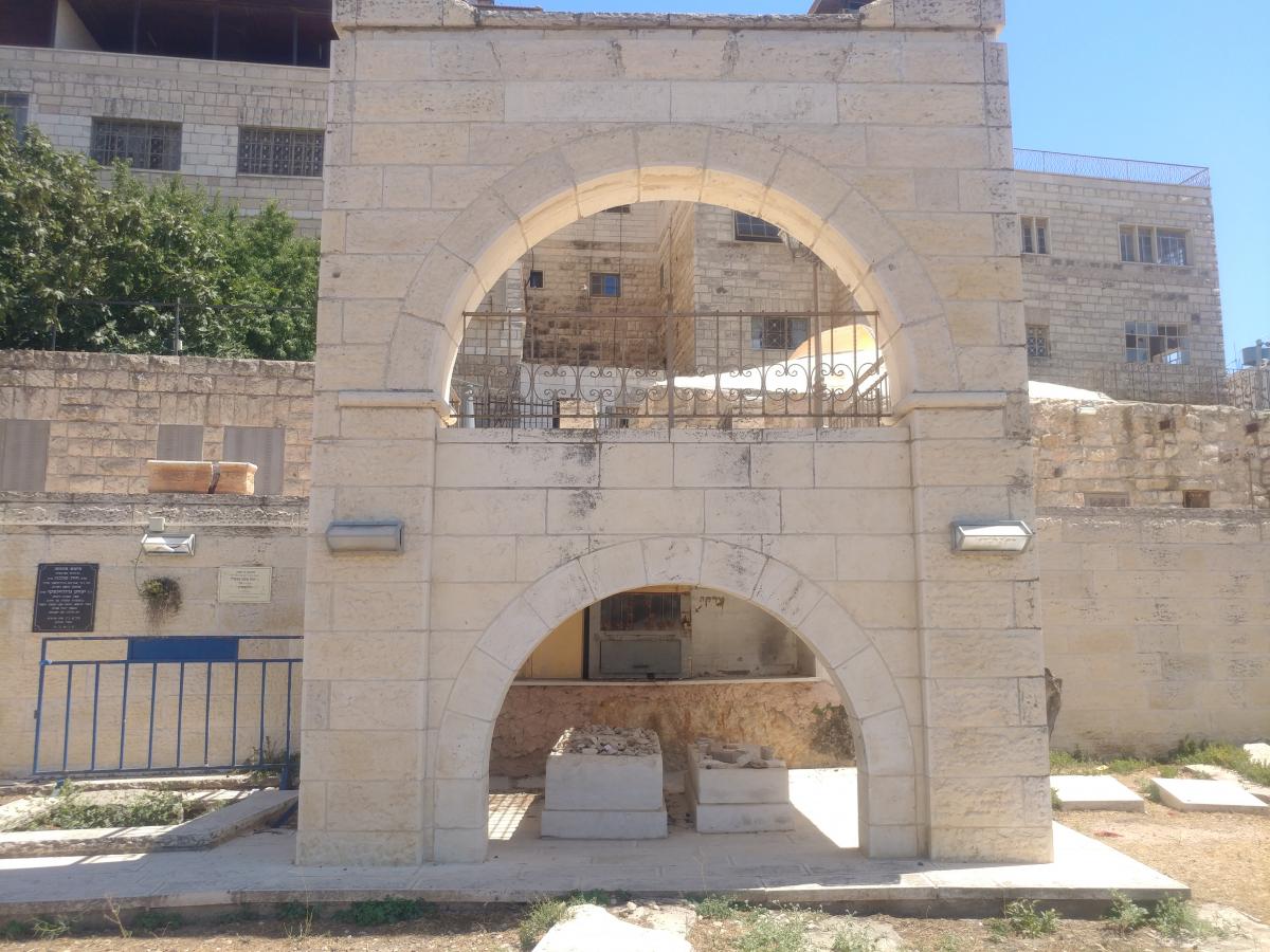 מאות משתתפים בהילולת הרבנית מנוחה-רחל סלונים, אם הישוב החב”די בחברון