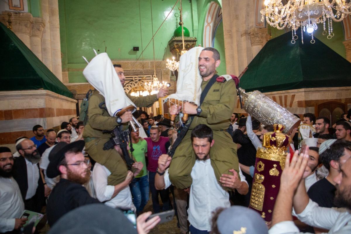 האירוע הכי שמח בשנה! הקפות שניות באולם יצחק במערת המכפלה
